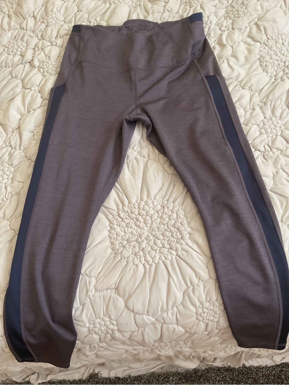 Athleta Ultimate Stash Pocket 7/8 tight